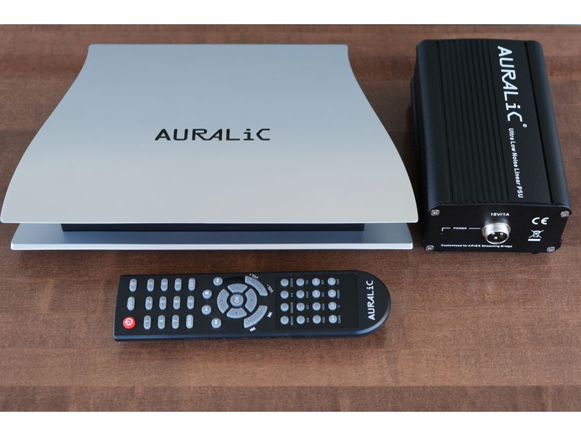 AURALiC ARIES streamer/music server with Dual FemtoClocks and linear power supply