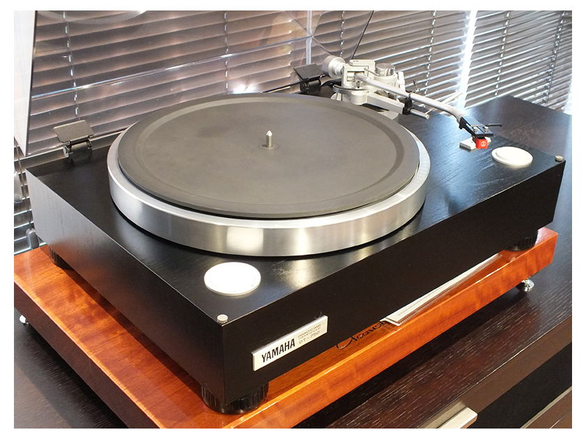 Yamaha GT-750 Turntable (w/AT 120 MM Cartridge): EXCELLENT Trade-In; 60 Day Warranty