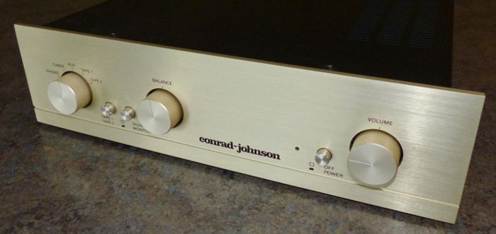 Conrad Johnson PV-7  Pre Amp with Phono