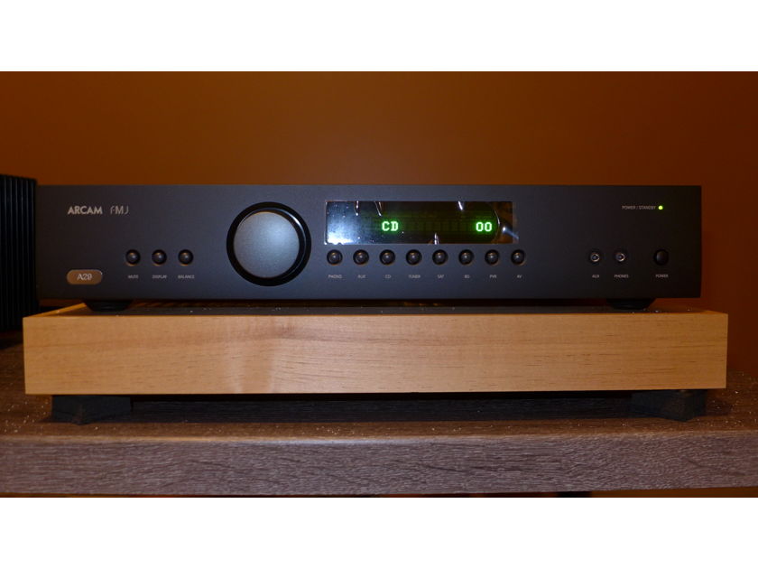 Arcam FMJ A29 Integrated - Like New