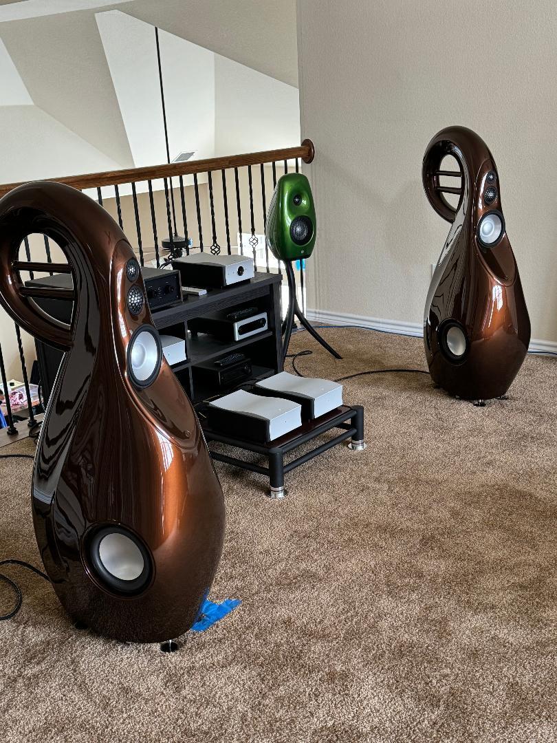 Vivid Audio Giya G3 Series 2 in beautiful BMW Chestnut ... 2