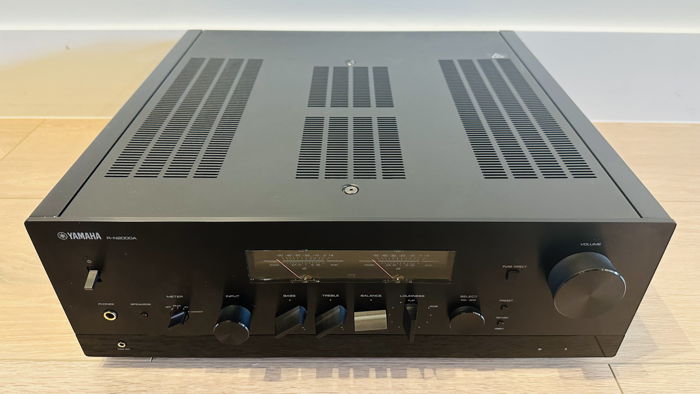 Yamaha R-N2000A Intergraded amplifier Works Great in Ex...