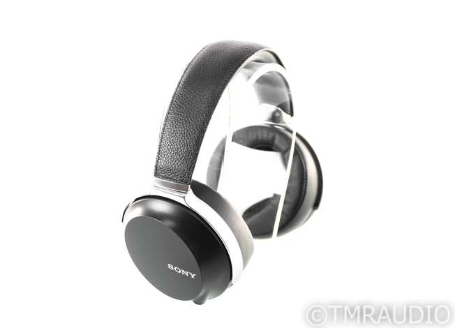 Sony MDR-Z7 Closed Back Headphones; MDRZ7 (29558)
