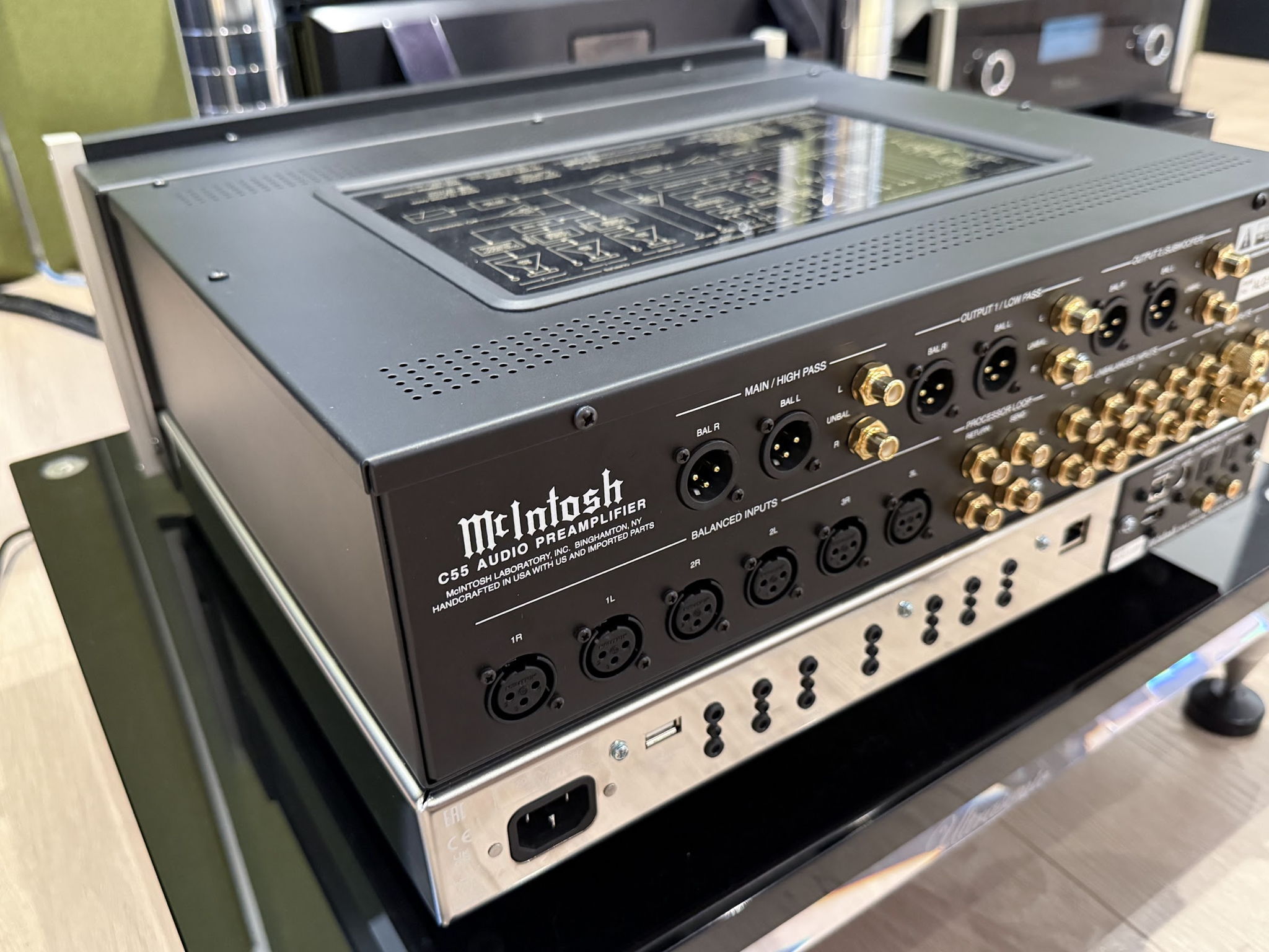 McIntosh C55 2-Channel Audio Preamplifier w Box and Rem... 9