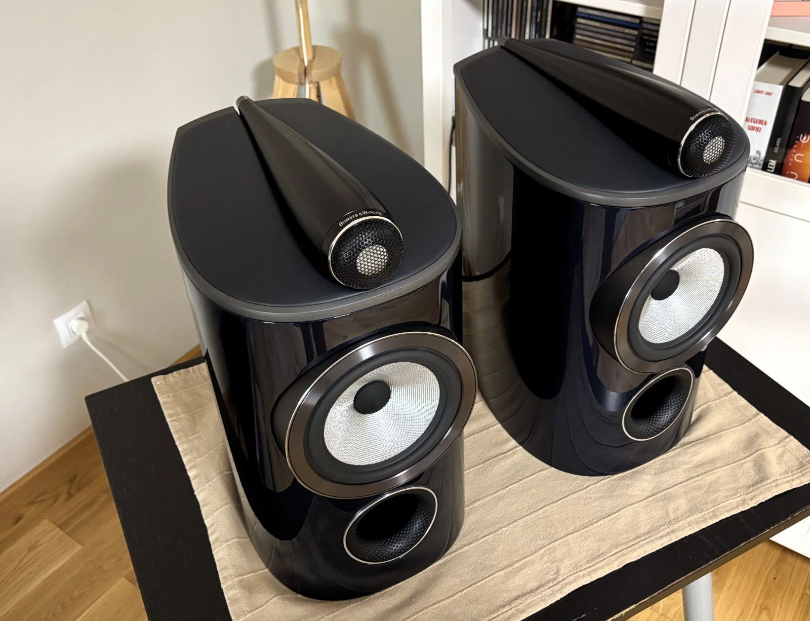 Pair of Bowers & Wilkins 805D4 Signature (Midnight Blue) 2