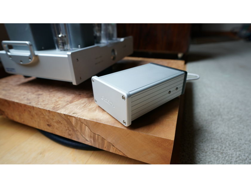 Empirical Audio Dynamo - 5V, 4A USB linear power supply - Paul Hynes Design