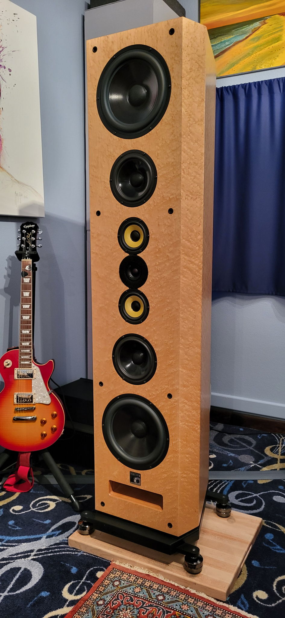 On Iso Acoustics Gaia feet