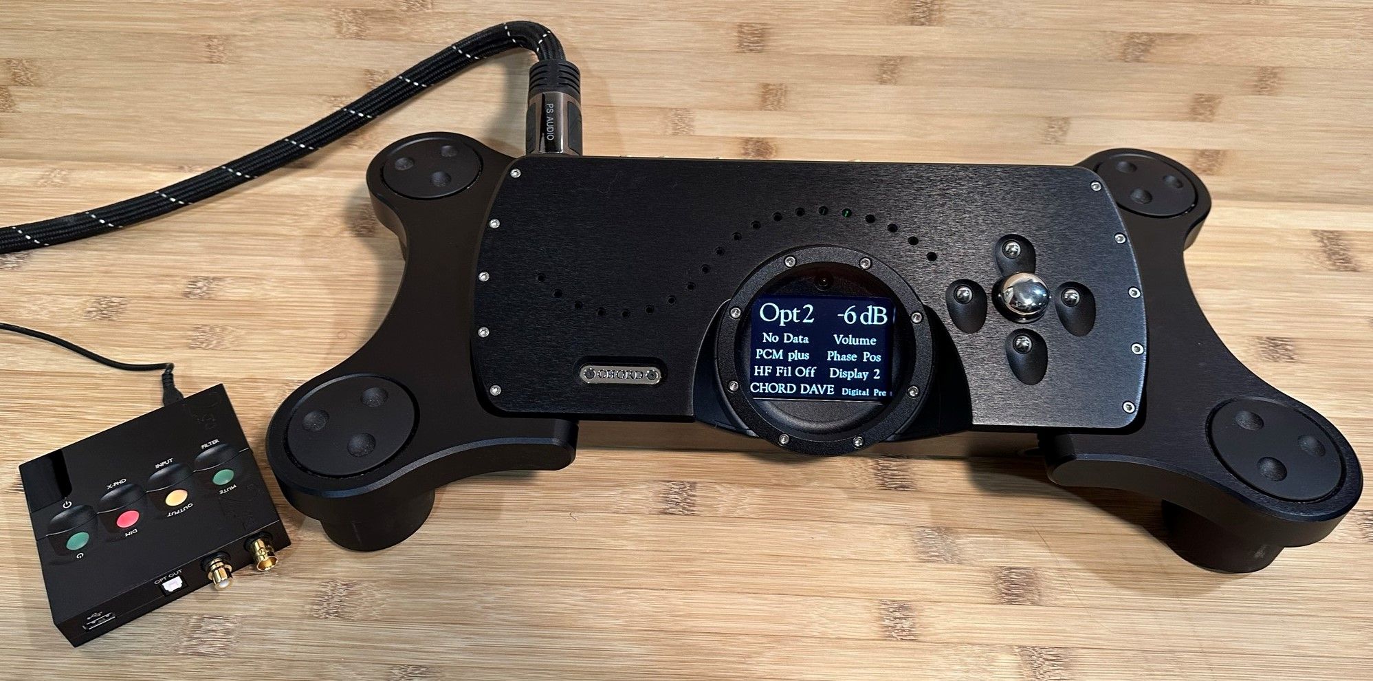 Chord Electronics DAVE DAC in black with Ensemble Stand... 8