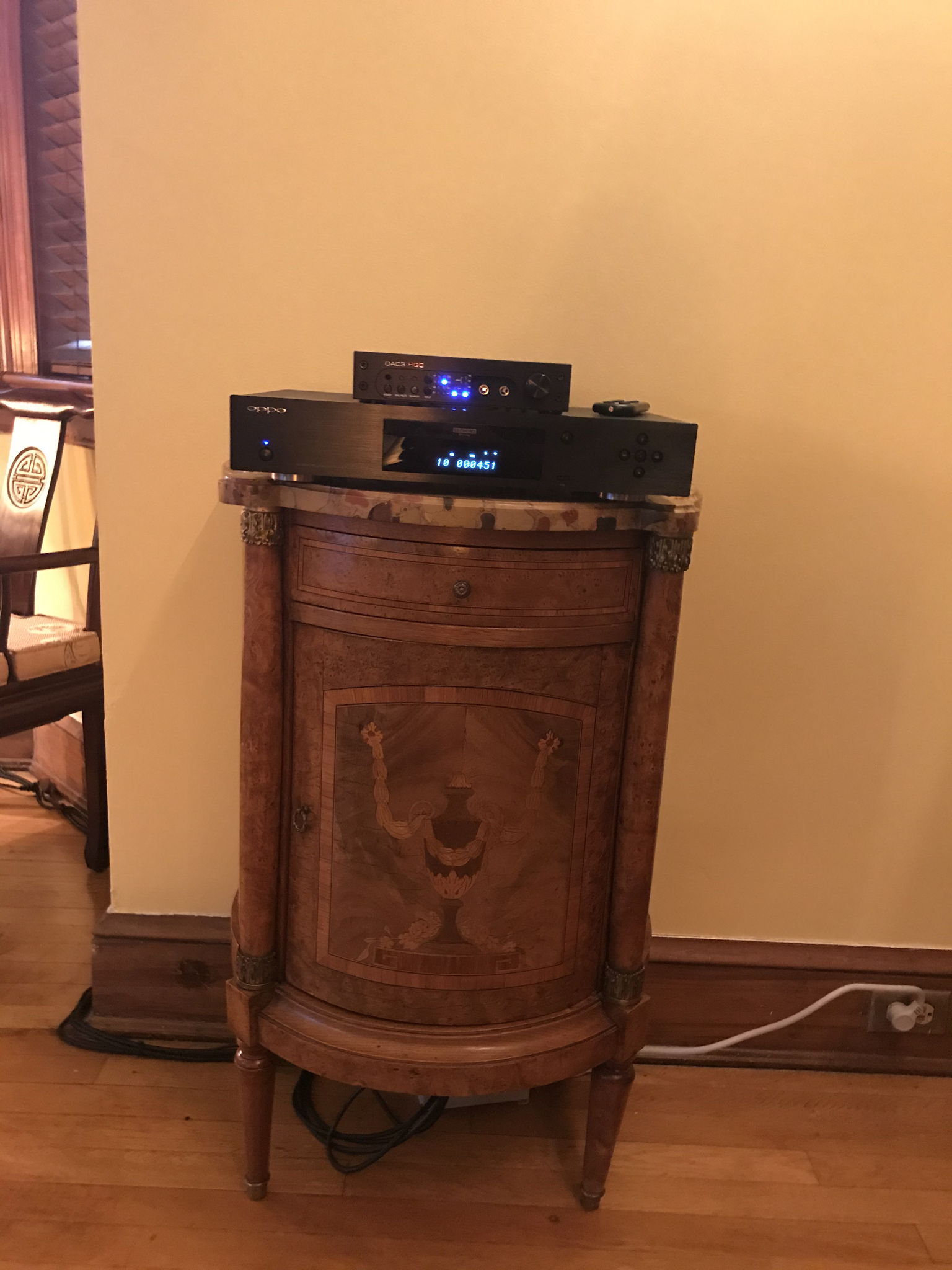 Oppo UDP-203 driving a Benchmark DAC3 HGC