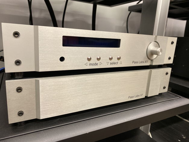 Pass Labs X-1 X1 Preamplifier with Remote ................