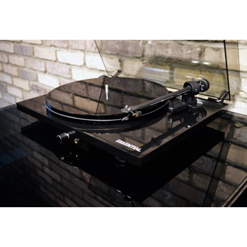 Pro-Ject Essential lll HP Turntable - Black w/ Ortofon ...
