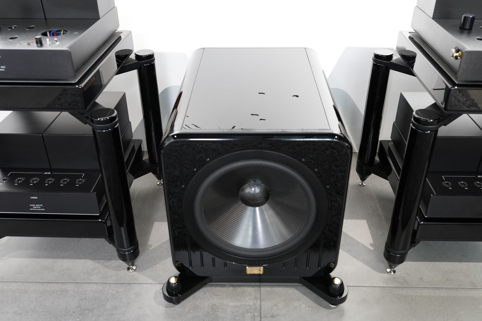 Kharma Exquisite Midi Subwoofer 2