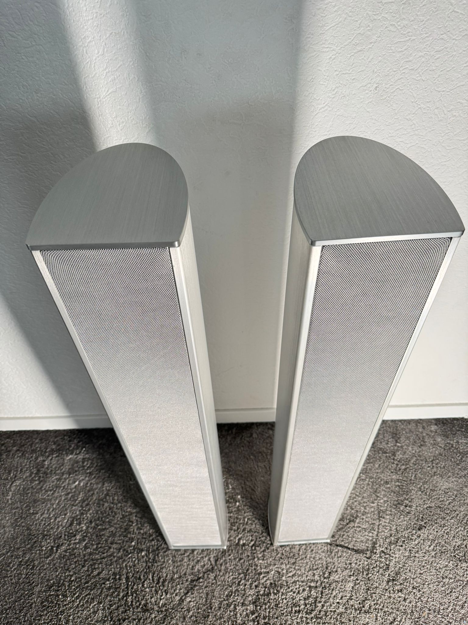 Piega Premium 501 speakers in silver from 2022 5