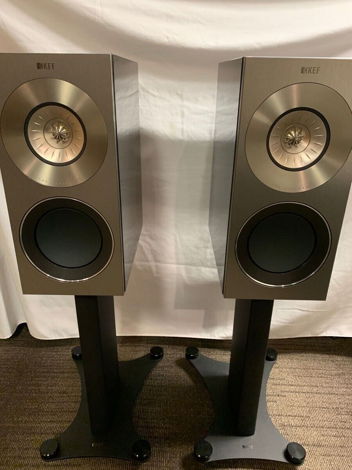 KEF Reference One 1 Speakers Piano Gloss Black with Fac...