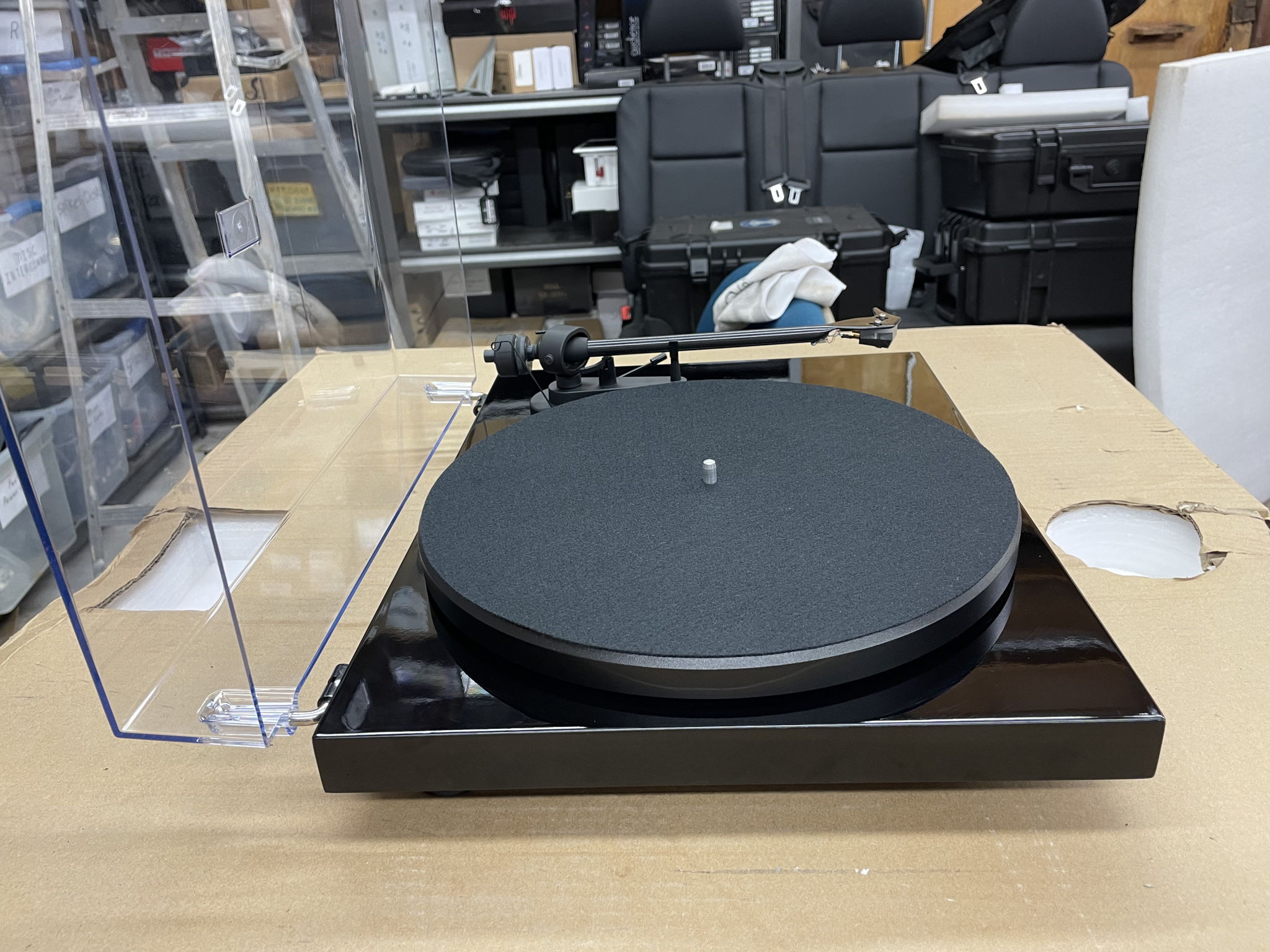 Pro-Ject Debut Carbon DC Turntable EXCELLENT No Cartridge 3