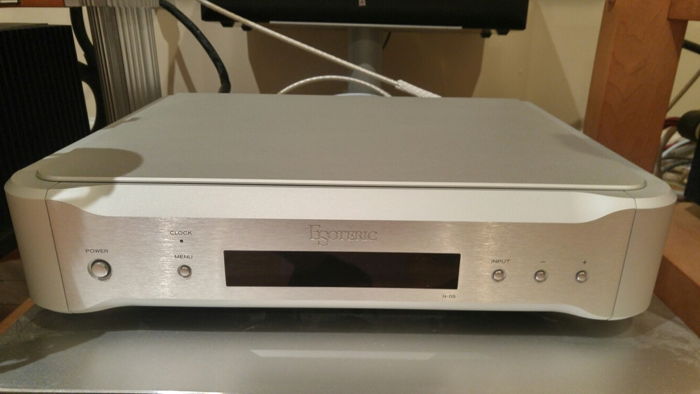 Esoteric N-05  Network Player & DAC