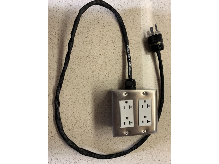 Cullen Cable Crossover Series (4 outlet) Power Strip