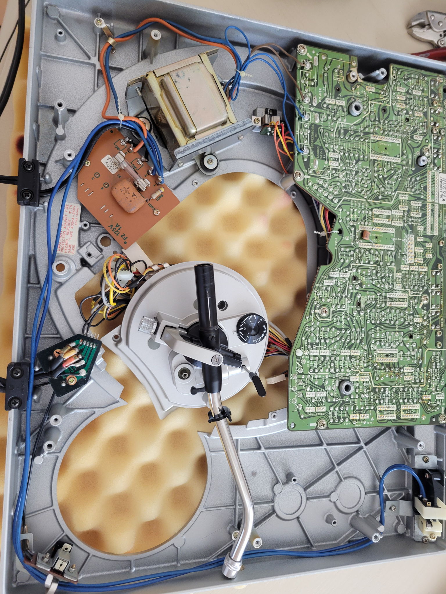 topside of the tonearm assembly