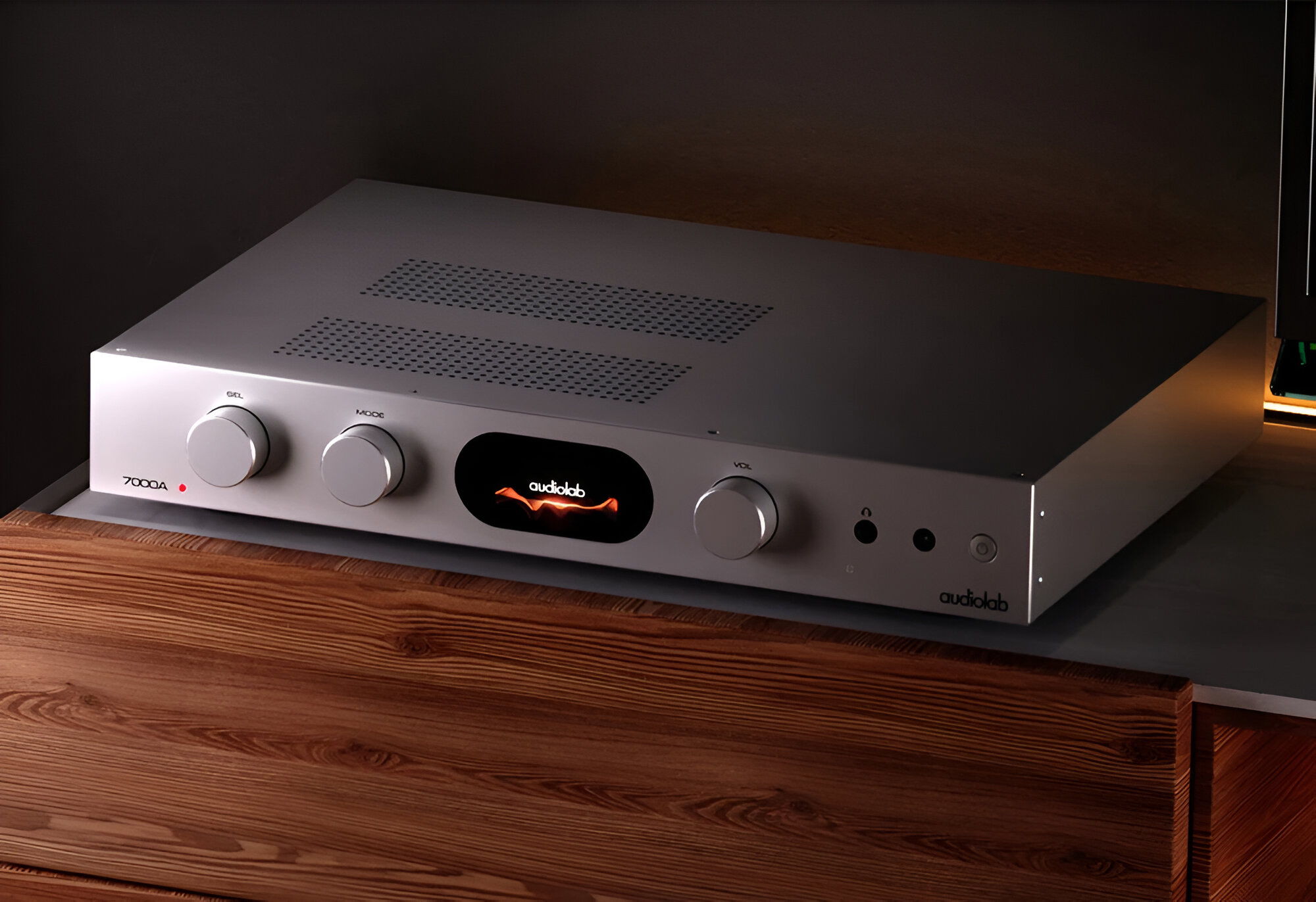 Audiolab 7000A "Best Buy" Award-Winning Integrated Amp 3