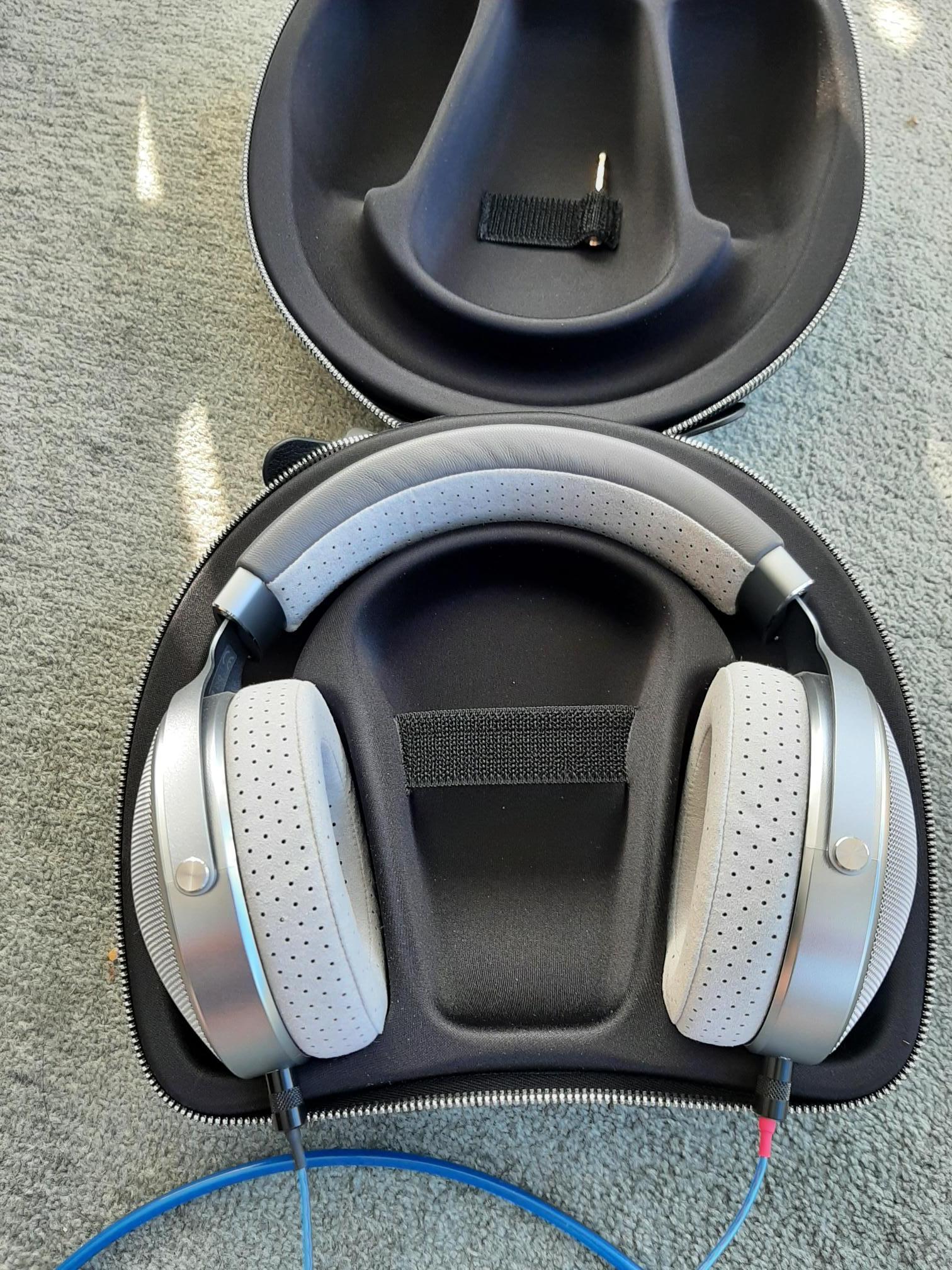 FOCAL CLEAR - AS NEW 9