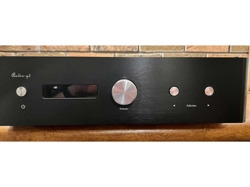 Audio GD HE-1 Remote preamp with internal power plant