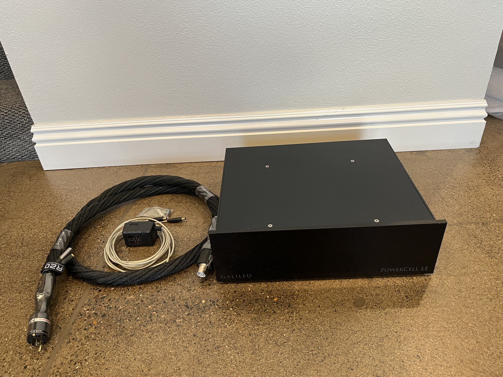 Synergistic Research Powercell Galileo LE -- Very Good ... 6