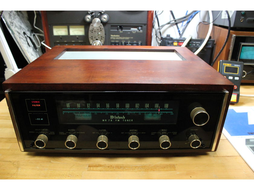 McIntosh MR78 Solid State FM Tuner in Excellent Condition in Wood Cabinet
