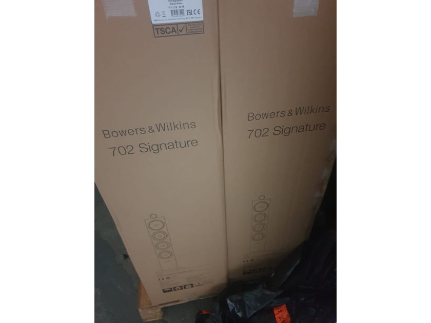 B&W (Bowers & Wilkins) 702 Signature
