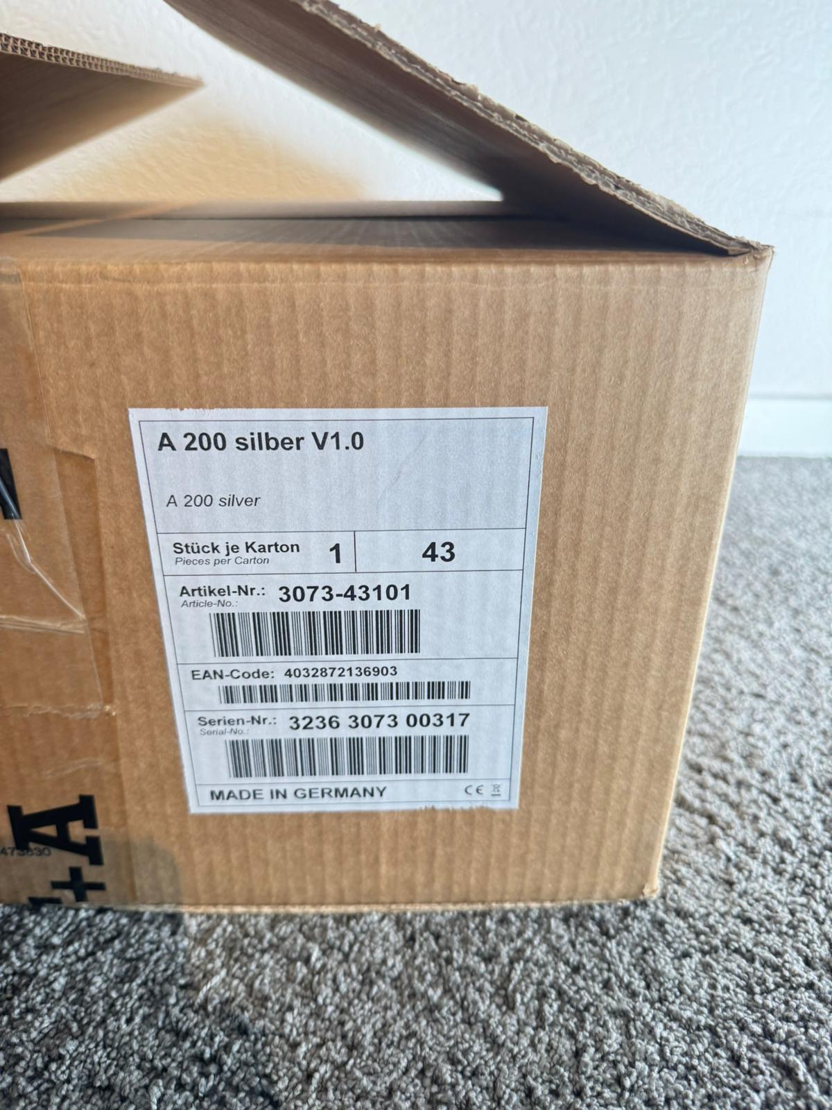 T+A Elektroakustik A200 A 200 power amplifier in silver... 6