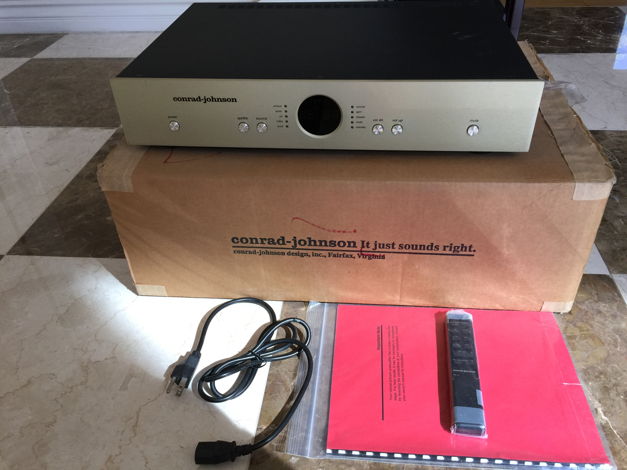 Conrad Johnson ET-3 tube preamp with Phono Stage