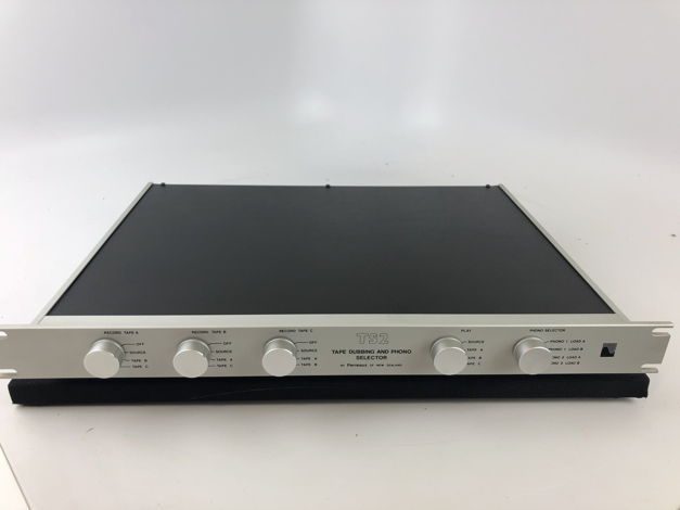 Perreaux  TS2 Tape Dubbing and Phono Selector