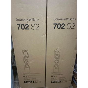 B&W (Bowers & Wilkins) 702 S2 w/ matching center channel