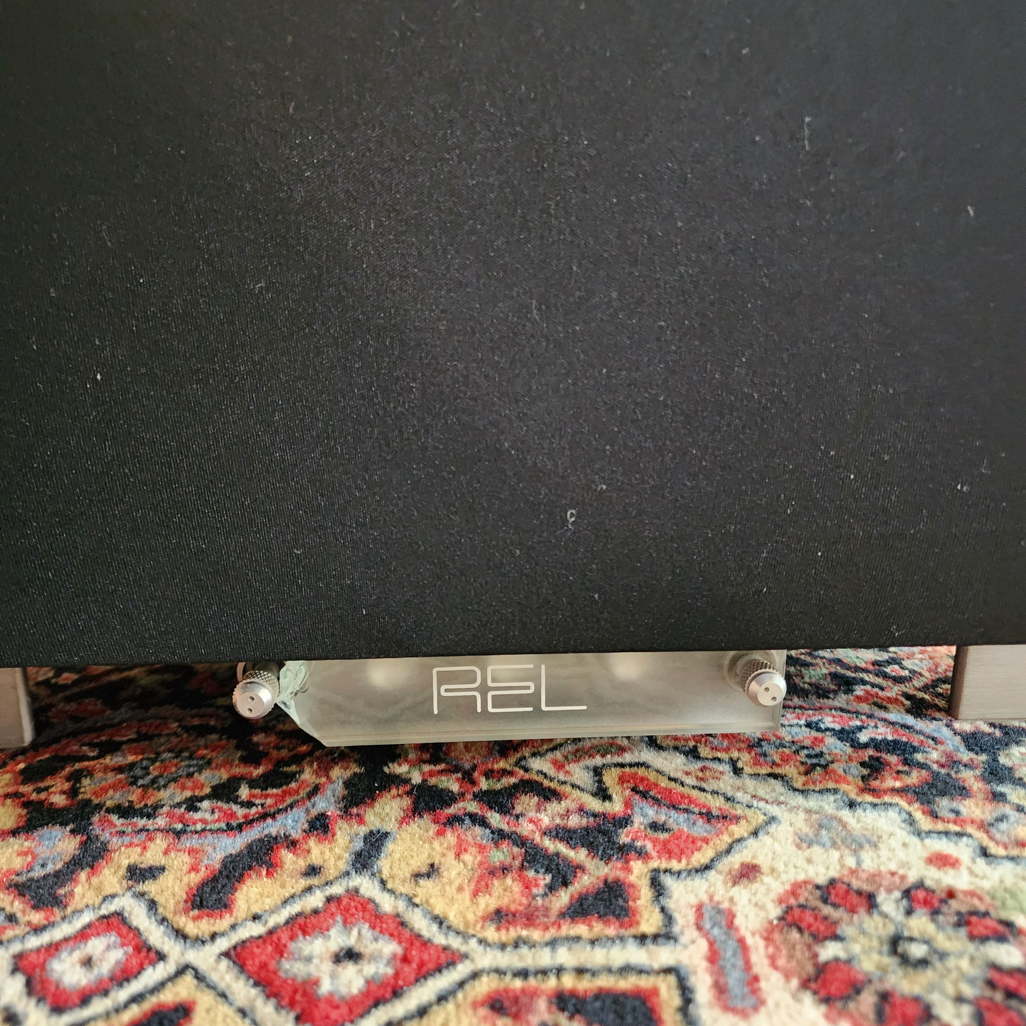 REL Acoustics R-505 9