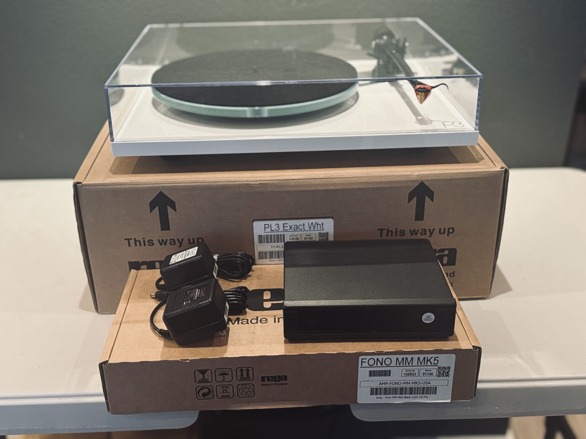 REGA PLANAR 3 WITH EXACT TURNTABLE in WHITE!