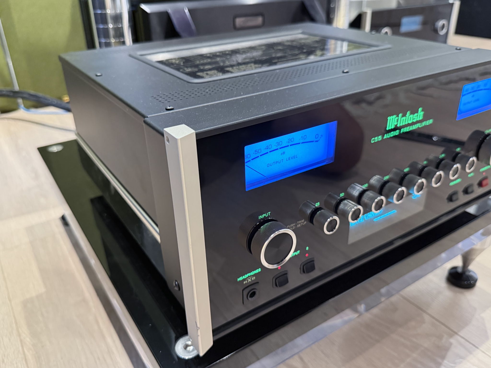 McIntosh C55 2-Channel Audio Preamplifier w Box and Rem... 3