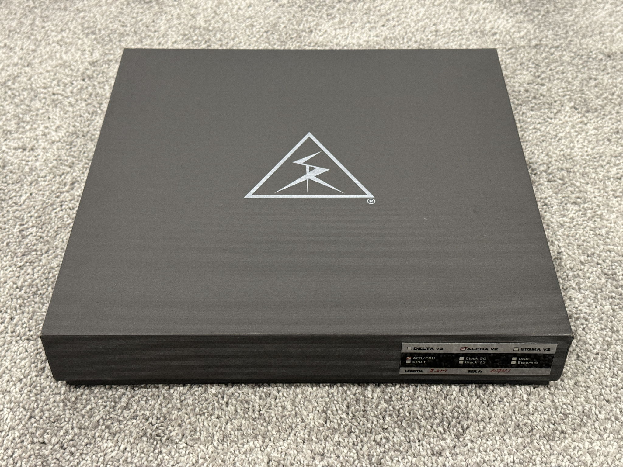 Shunyata Alpha V2 AES 2M - Retail $1950 Fantastic/Refer... 2