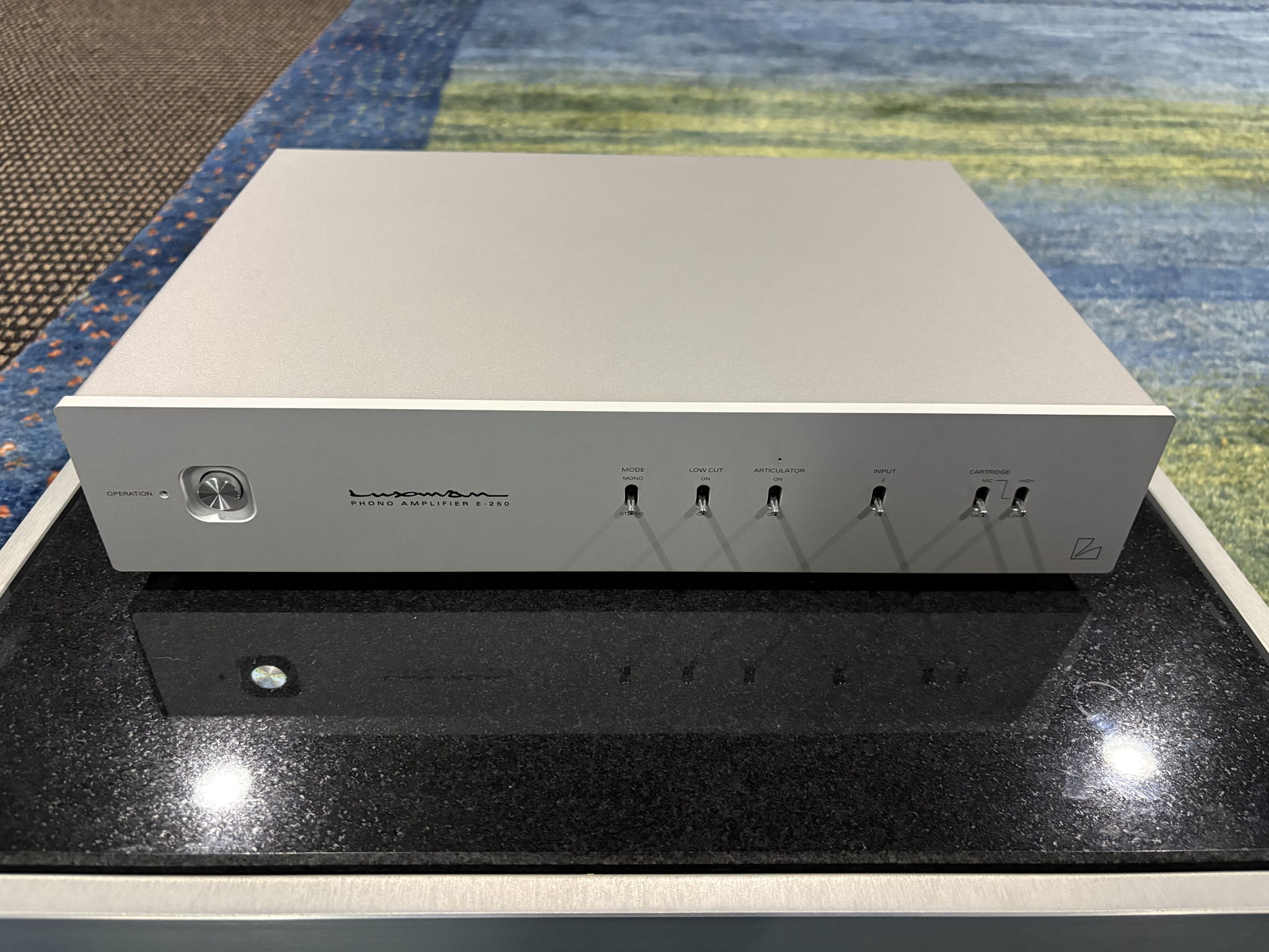 Luxman E-250 Phono Stage Amplifier in Silver