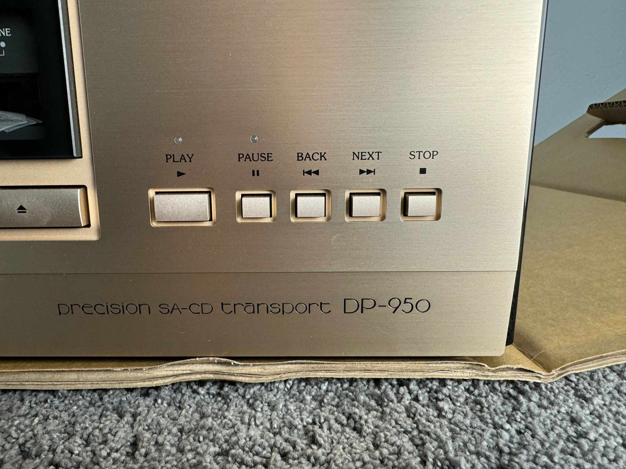 Accuphase DP-950 with DC-950 CD-Transport and DAC 8