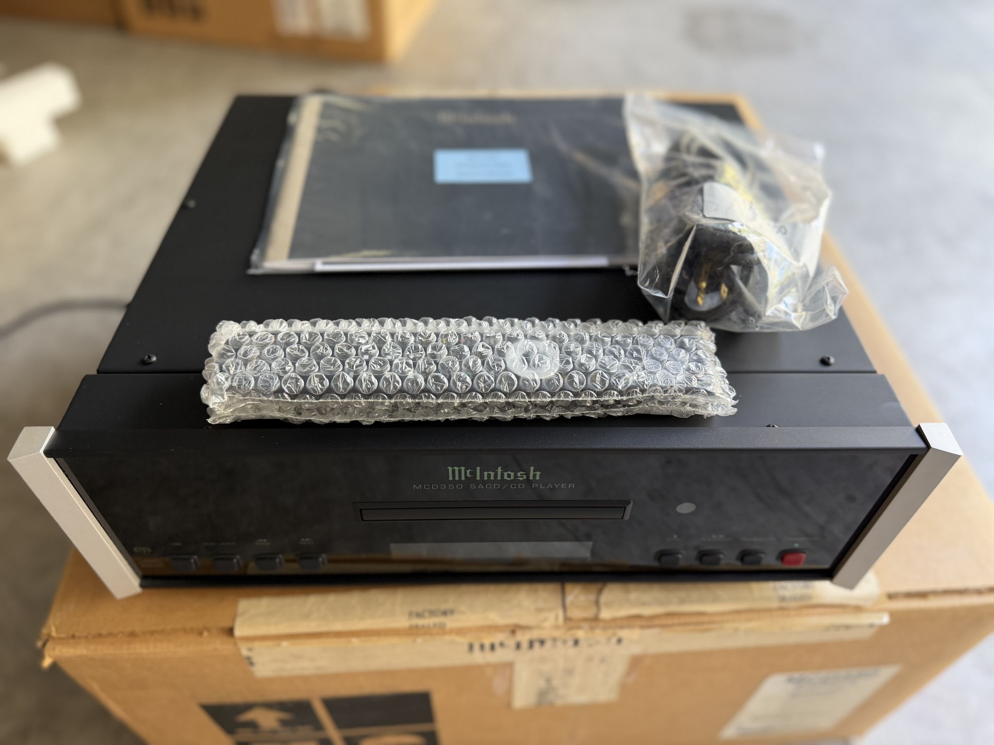 McIntosh MCD350 SACD PLAYER 2