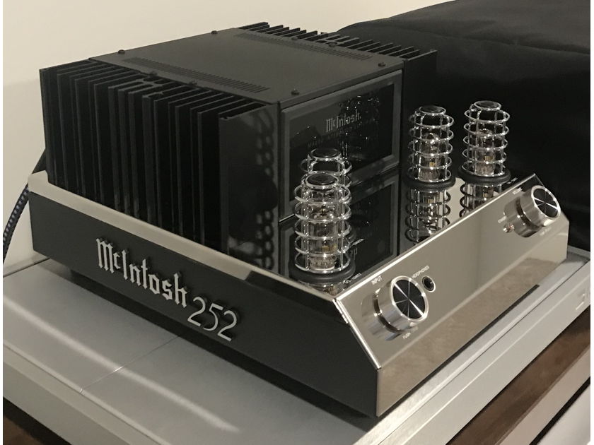 McIntosh  MA252 New/Mint Condition....Updated 11/16
