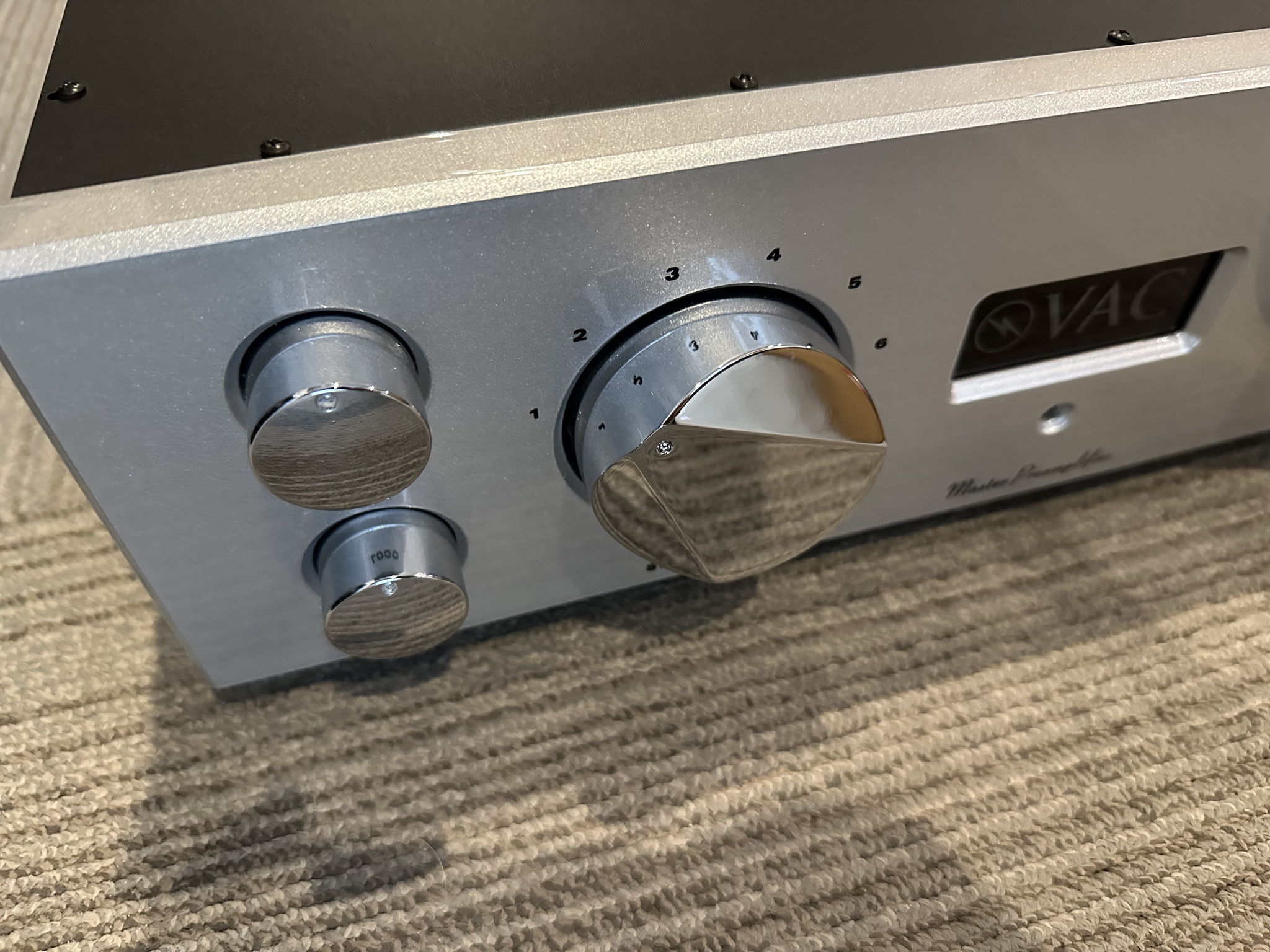 Valve Amplification Company Master Preamplifier (Silver) 5