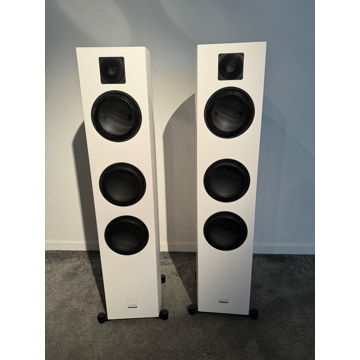Gauder Akustik Cassiano MK2 Black Edition speakers in w...