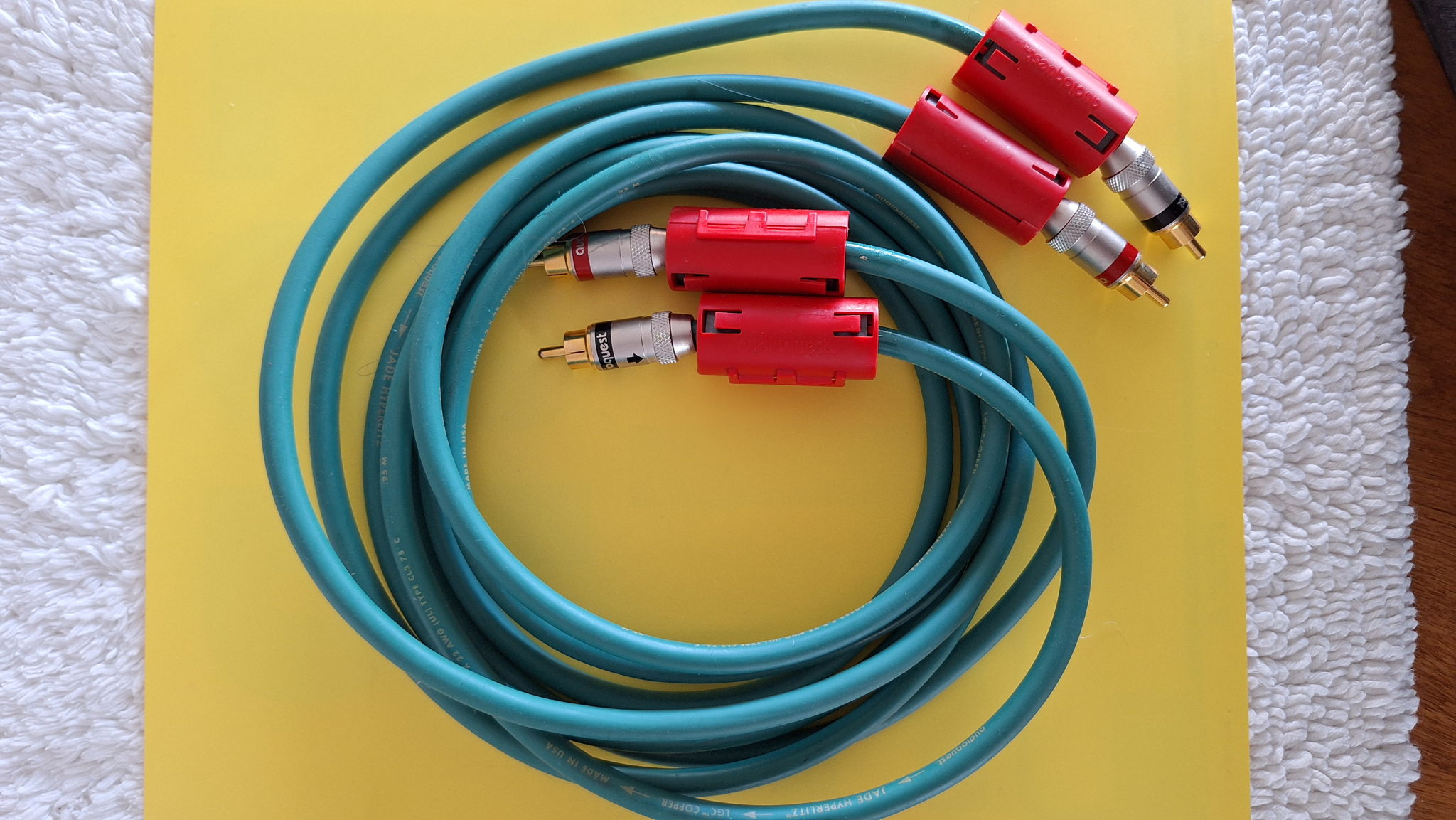 AUDIOQUEST TOPAZ X2 Interconnect RCA directional Cables... 3