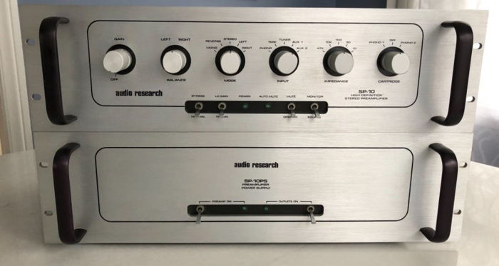 AUDIO RESEARCH SP 10  -  TWO CHASSIS TUBE PREAMPLIFIER