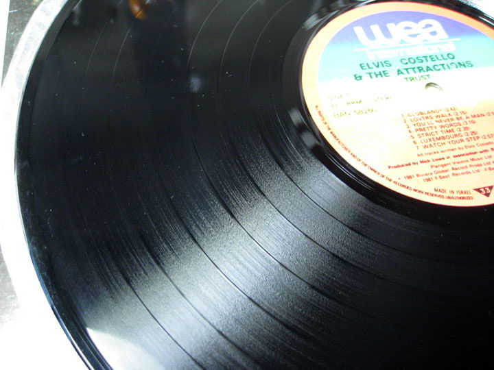 Elvis Costello & The Attractions - Trust 1981 NM- LP Vi... 5