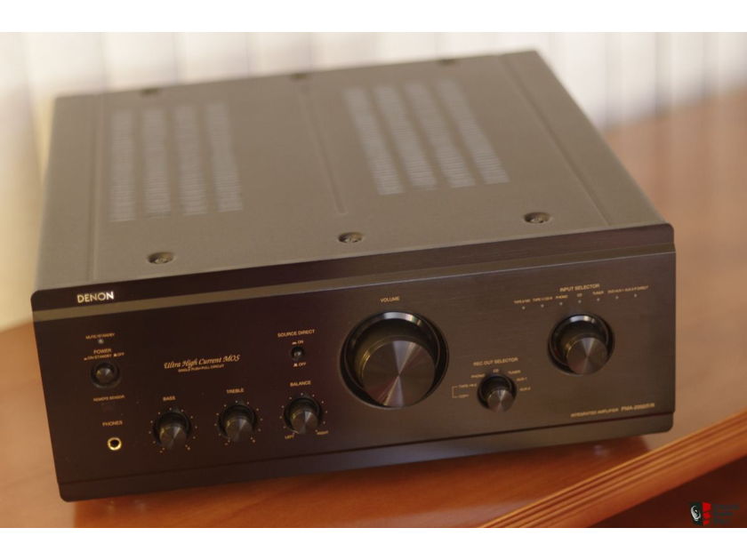 Denon PMA-2000IVR Stereo integrated amplifier IMMACULATE very low hours 1st owner Price dropped
