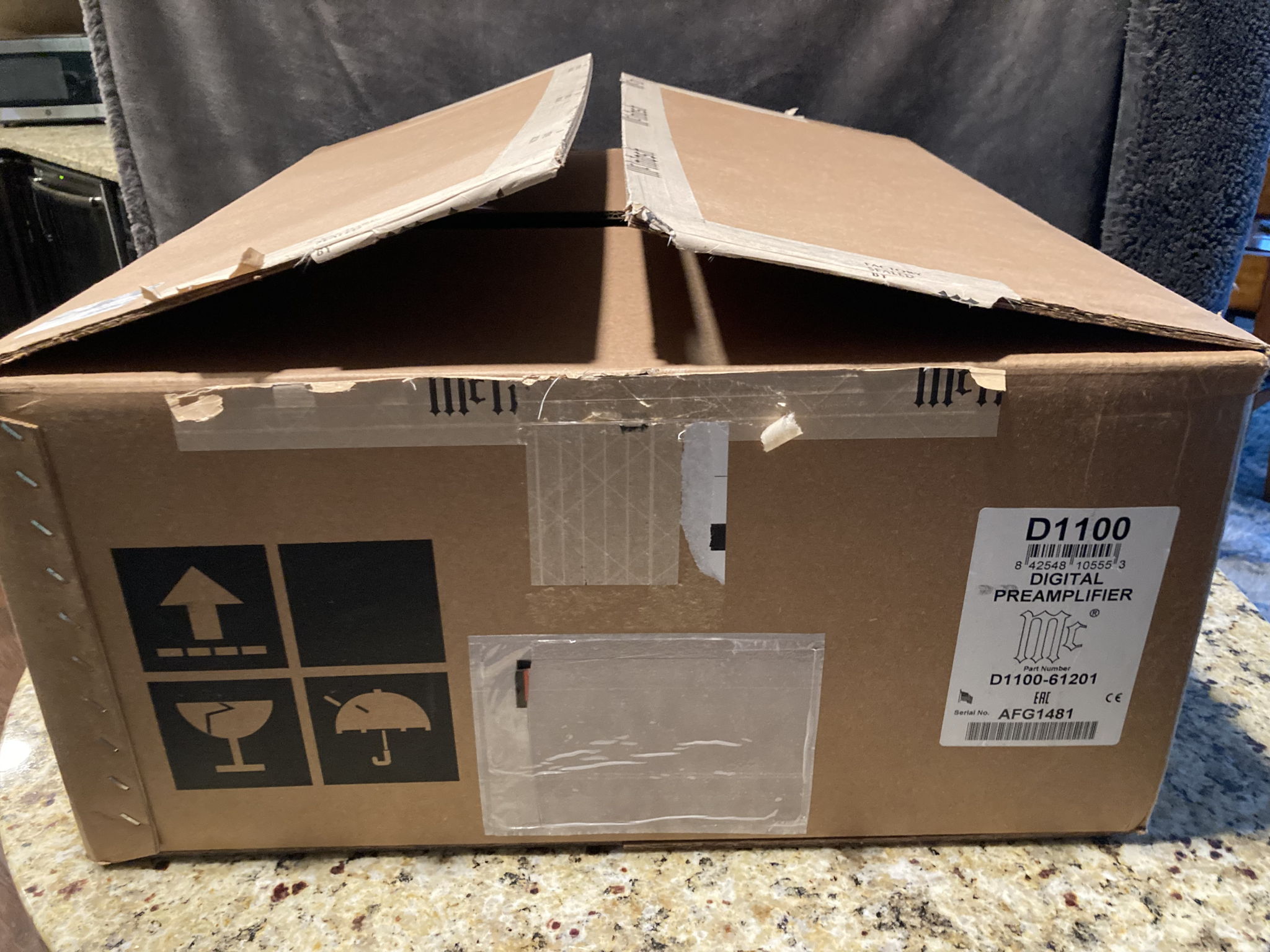 McIntosh D1100 Reference Level Digital Preamplifier and... 4