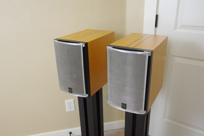 Studio Electric M4 Monitor Speakers Figured Maple with...