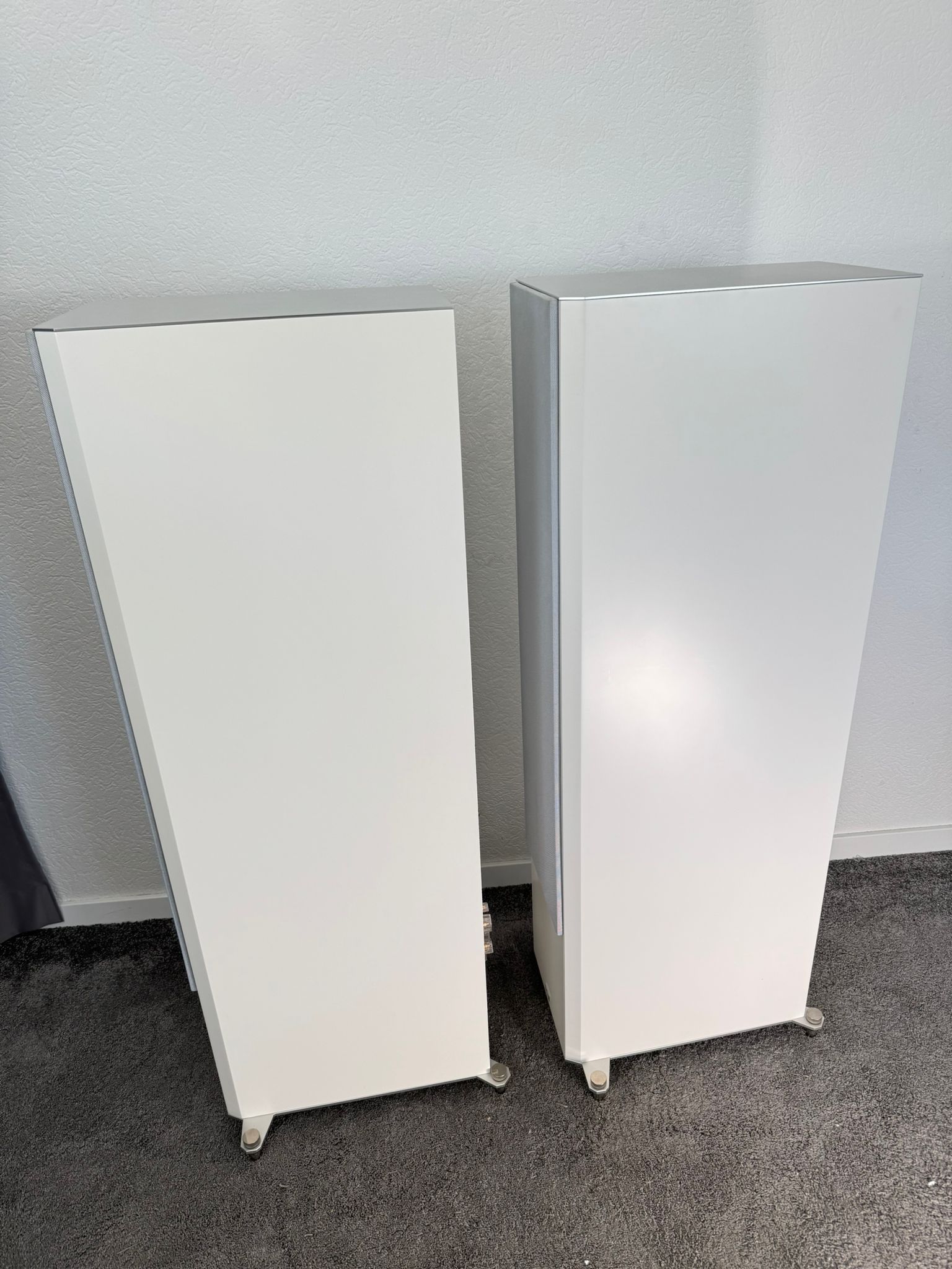 T+A Elektroakustik Criterion S 2200 CTL speakers in white 10