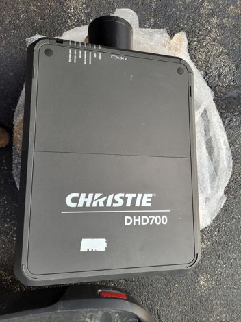 Christie DHD700